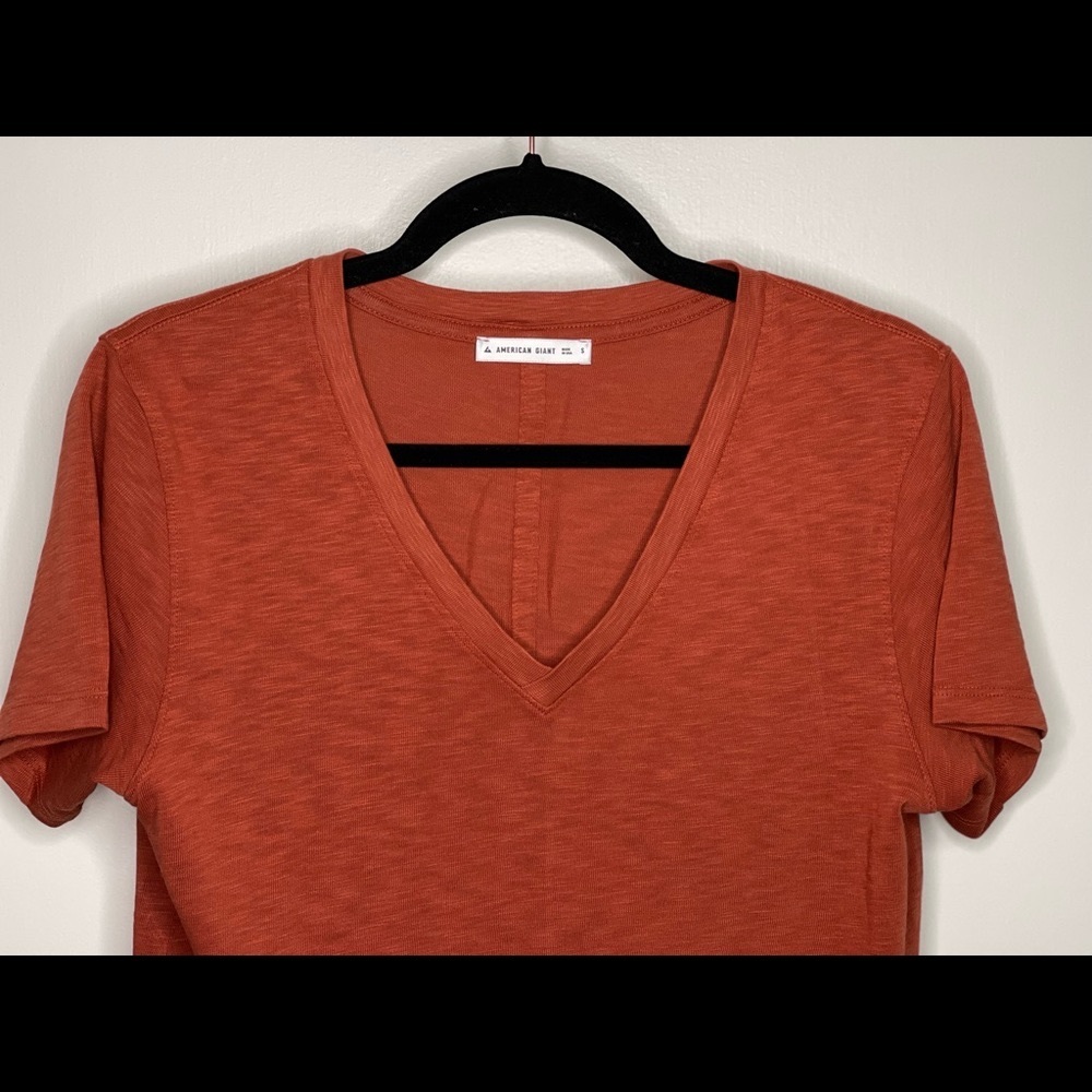 PREMIUM SLUB V-NECK TEE